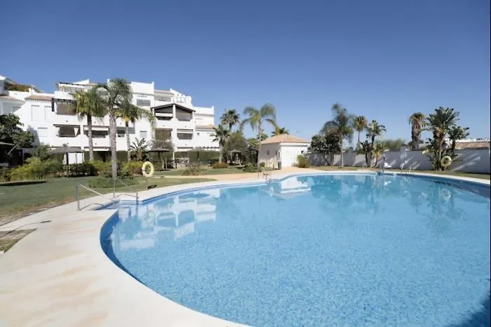 Palmeras Candor Free Parking By Staycare location